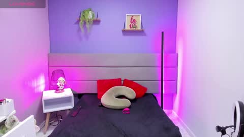 alice_brookss_ online show from January 2025 05:13:01 PM