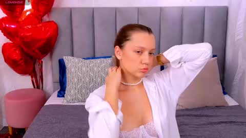 Snapshot of alice_charmy chatting on February 2025 05:16:01 AM Alice in Wonderland online show from February 2025 05:16:01 AM