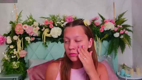 Snapshot of alice_charmy chatting on September 2025 06:24:01 AM Alice in Wonderland online show from September 2025 06:24:01 AM