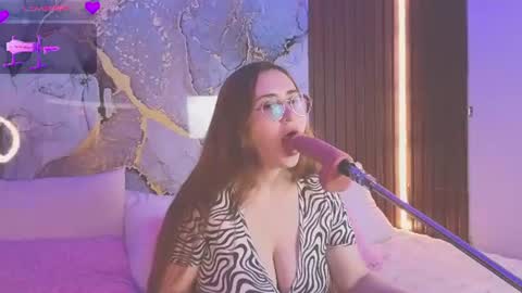 Snapshot of alice_cute77 chatting on June 2026 02:27:02 AM Mey online show from June 2026 02:27:02 AM