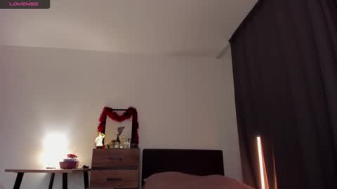 alice_dias online show from January 2025 04:37:02 PM