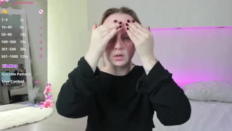 Alice  GMT2 Mon 3-9 AM Tue 3-9 AM Fri 3-9 AM Sat 3-9 AM Sun 3-9 AM online show from December 2024 12:56:02 AM