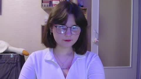 Snapshot of alice_glamour chatting on March 2026 01:11:02 PM alice_glamour online show from March 2026 01:11:02 PM
