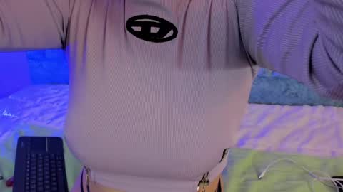 alice and amber online show from January 2025 04:52:01 AM