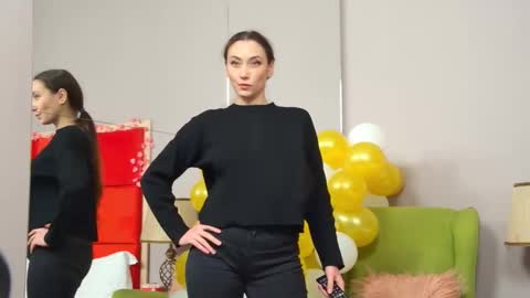 AliceMunro online show from February 2025 05:26:02 AM