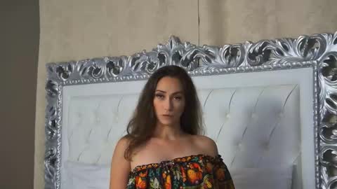 AliceMunro online show from September 2025 07:46:02 PM