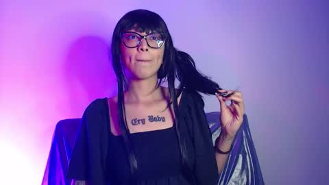      online show from December 2025 04:10:02 AM