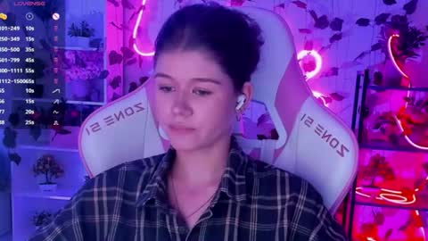 Snapshot of alice_tails chatting on July 2026 09:17:01 PM Alice online show from July 2026 09:17:01 PM