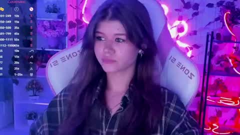 Snapshot of alice_tails chatting on July 2026 07:51:02 PM Alice online show from July 2026 07:51:02 PM
