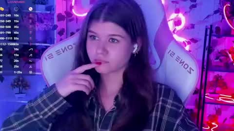 Snapshot of alice_tails chatting on July 2026 09:08:02 PM Alice online show from July 2026 09:08:02 PM