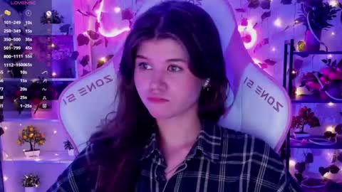 Snapshot of alice_tails chatting on July 2026 12:02:01 AM Alice online show from July 2026 12:02:01 AM