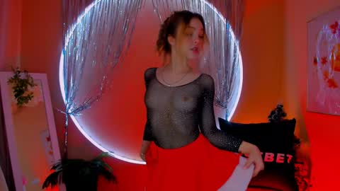 Alice  online show from December 2024 01:43:02 PM