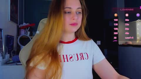 Snapshot of alice_wander chatting on April 2026 06:17:01 AM Alice online show from April 2026 06:17:01 AM