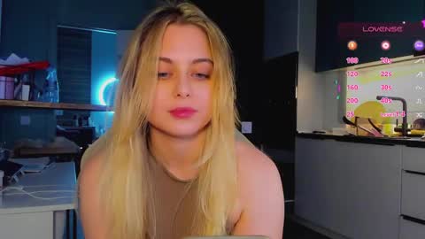 Snapshot of alice_wander chatting on May 2026 08:32:01 AM Alice online show from May 2026 08:32:01 AM