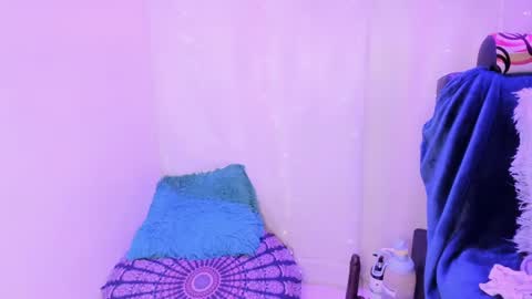 Alice  online show from March 2025 01:22:01 AM