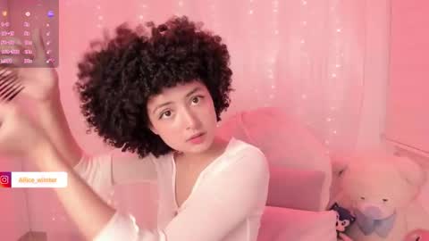 Alice  online show from November 2025 06:08:02 PM