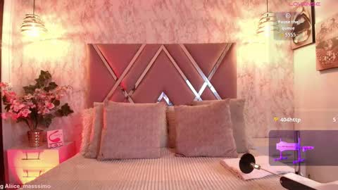 Snapshot of alicee1_ chatting on October 2025 07:11:02 PM Aliice online show from October 2025 07:11:02 PM