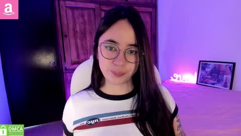 Snapshot of alicee_2 chatting on January 2026 04:09:01 PM Aliceee .. 97YP9VWGZHrefnav wishlist lists 1 online show from January 2026 04:09:01 PM