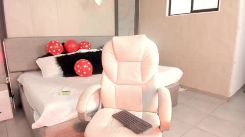 Snapshot of alicee_clark_ chatting on February 2026 01:41:02 PM alicee_clark_ online show from February 2026 01:41:02 PM