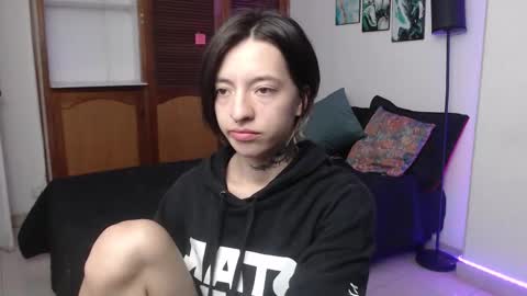 Snapshot of alicee_logan_ chatting on October 2025 01:52:02 AM alicee_logan_ online show from October 2025 01:52:02 AM