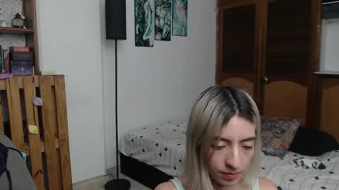 Snapshot of alicee_logan_ chatting on June 2026 01:43:02 AM alicee_logan_ online show from June 2026 01:43:02 AM