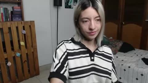 Snapshot of alicee_logan_ chatting on June 2026 01:06:01 AM alicee_logan_ online show from June 2026 01:06:01 AM