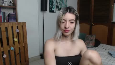 Snapshot of alicee_logan_ chatting on July 2026 01:56:01 AM alicee_logan_ online show from July 2026 01:56:01 AM