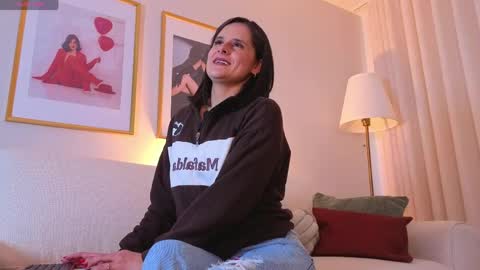 Snapshot of alicee_milf_ chatting on May 2026 11:38:02 AM Aleja online show from May 2026 11:38:02 AM