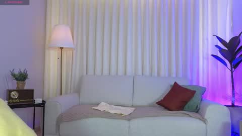 Snapshot of alicee_milf_ chatting on May 2026 02:25:01 PM Aleja online show from May 2026 02:25:01 PM