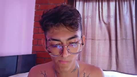 Snapshot of alicee_randyy chatting on May 2026 06:58:01 PM alicee_randyy online show from May 2026 06:58:01 PM
