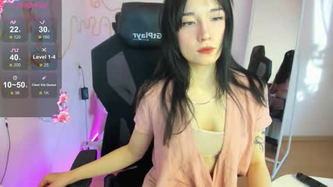 Snapshot of aliceeinwonderlanddd chatting on February 2026 02:45:01 AM Alice online show from February 2026 02:45:01 AM