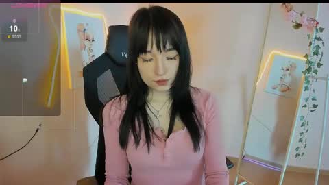 Snapshot of aliceeinwonderlanddd chatting on May 2026 02:06:02 AM Alice online show from May 2026 02:06:02 AM