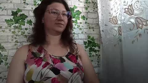 Snapshot of alicegaines chatting on May 2026 07:04:01 AM Alice online show from May 2026 07:04:01 AM