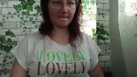 Snapshot of alicegaines chatting on May 2026 02:45:01 PM Alice online show from May 2026 02:45:01 PM