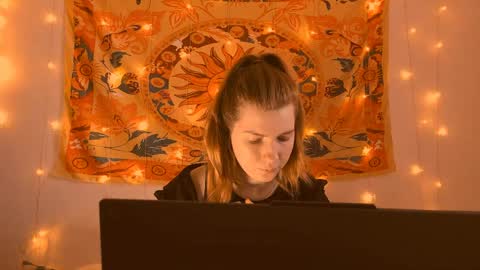 Alice online show from April 2026 05:23:01 AM