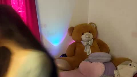 Alicekingdom online show from June 2026 08:32:02 PM