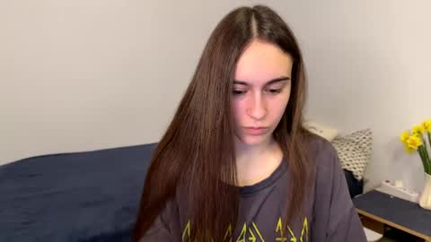 Snapshot of alicekollt chatting on April 2026 08:18:01 PM alicekollt online show from April 2026 08:18:01 PM