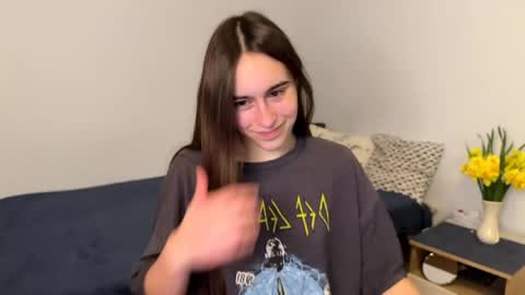 Snapshot of alicekollt chatting on April 2026 09:20:02 PM alicekollt online show from April 2026 09:20:02 PM