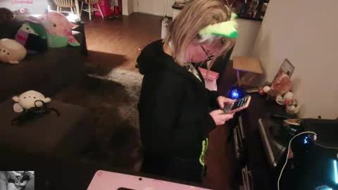 Alice Liddell online show from September 2025 05:31:01 AM