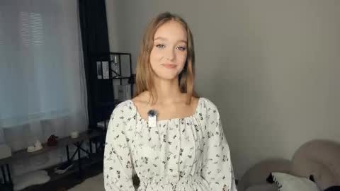 Snapshot of alicemelison chatting on October 2025 08:34:02 AM Serena online show from October 2025 08:34:02 AM