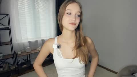 Snapshot of alicemelison chatting on October 2025 08:02:02 AM Serena online show from October 2025 08:02:02 AM