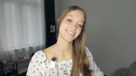 Snapshot of alicemelison chatting on October 2025 08:26:02 AM Serena online show from October 2025 08:26:02 AM