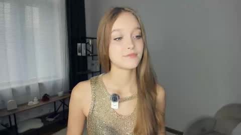 Snapshot of alicemelison chatting on October 2025 08:04:01 AM Serena online show from October 2025 08:04:01 AM