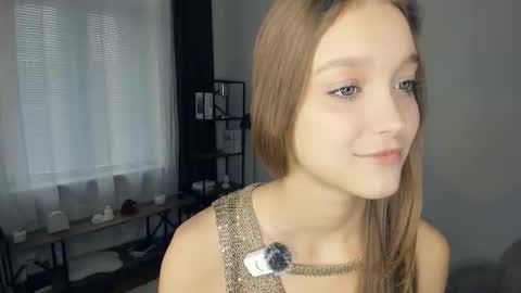 Snapshot of alicemelison chatting on October 2025 08:03:01 AM Serena online show from October 2025 08:03:01 AM