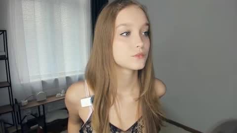 Snapshot of alicemelison chatting on October 2025 07:34:02 AM Serena online show from October 2025 07:34:02 AM