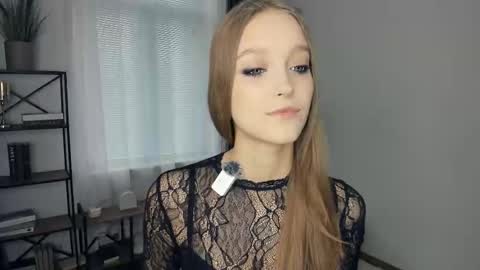 Snapshot of alicemelison chatting on October 2025 07:43:01 AM Serena online show from October 2025 07:43:01 AM