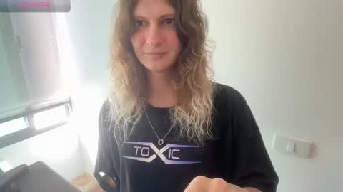 Snapshot of alicepinkhead chatting on February 2026 07:57:02 AM AlicePinkhead online show from February 2026 07:57:02 AM