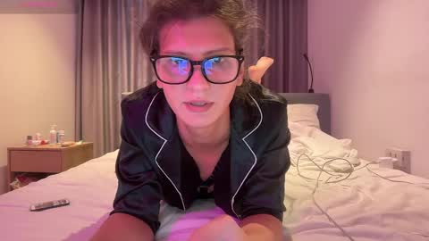 AlicePinkhead online show from March 2026 06:47:02 AM