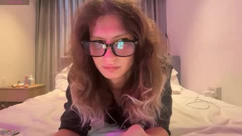 AlicePinkhead online show from April 2026 09:41:02 AM
