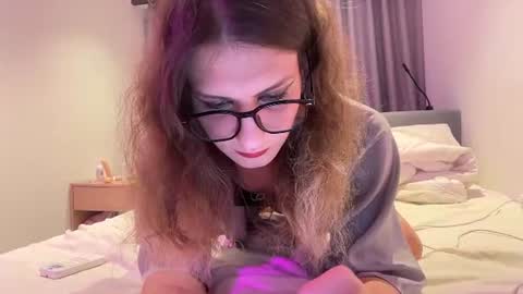 Snapshot of alicepinkhead chatting on June 2026 09:03:02 AM AlicePinkhead online show from June 2026 09:03:02 AM